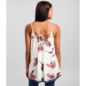 Buckle BKE Gimmick SZ M White Flowly Tunic Festival Floral Boho Rayon Breezy